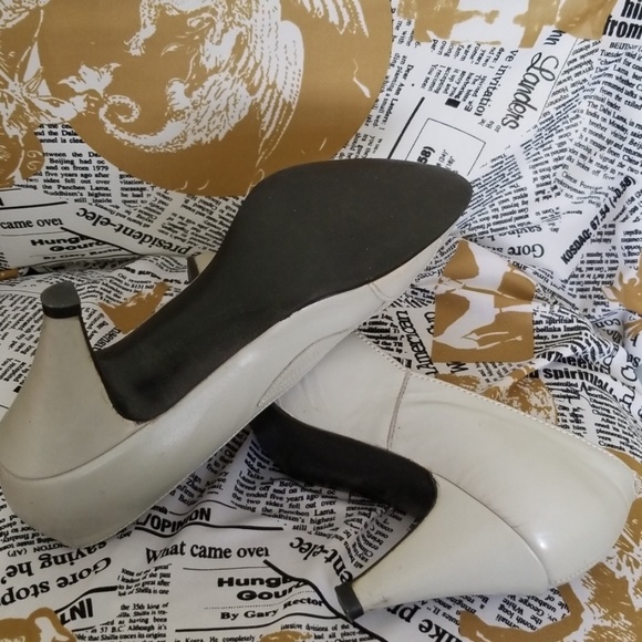 Heels - Picture 4 of 4